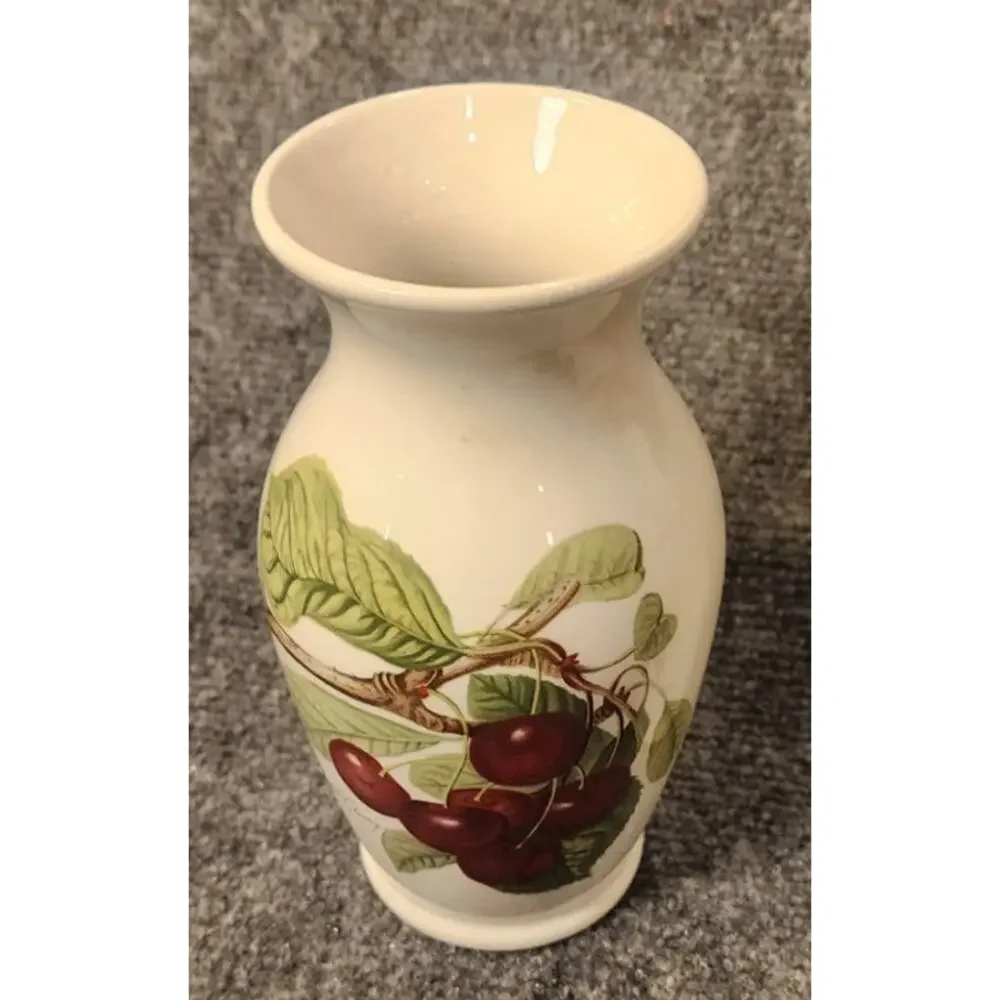 Portmeirion Pomona Grapes Cherries Vase 6.5